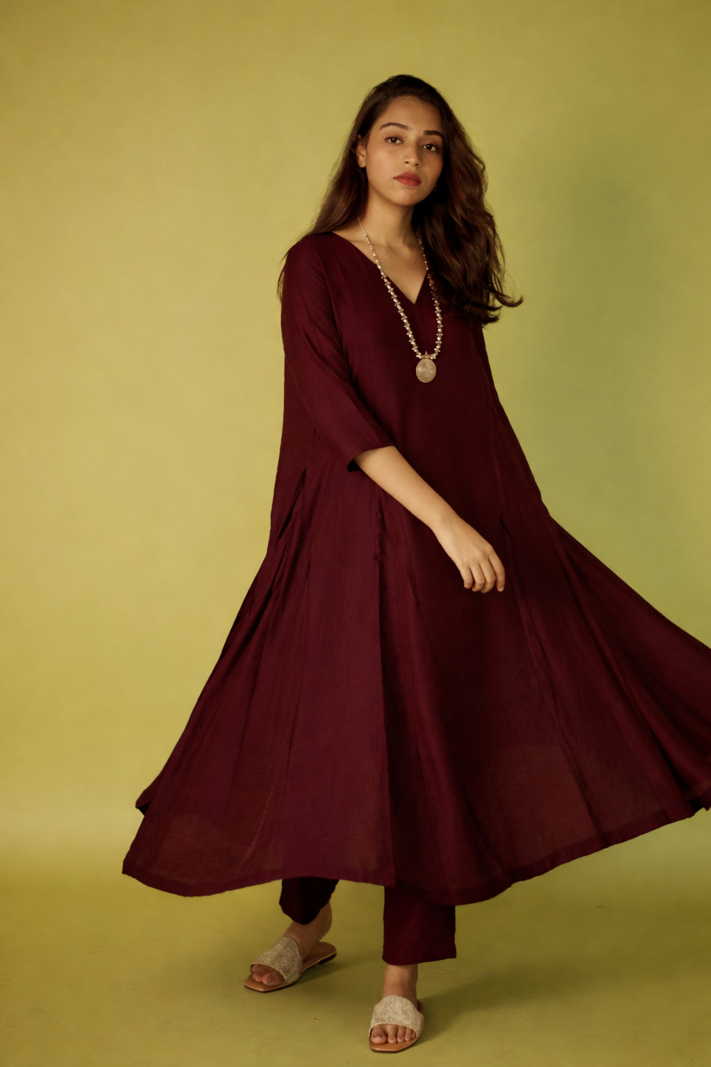 Maroon V- Neckline kali Kurta Set - Image 2